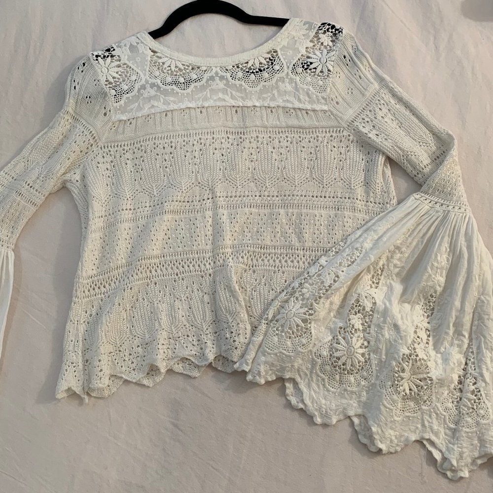 FP bell sleeve crochet lace top